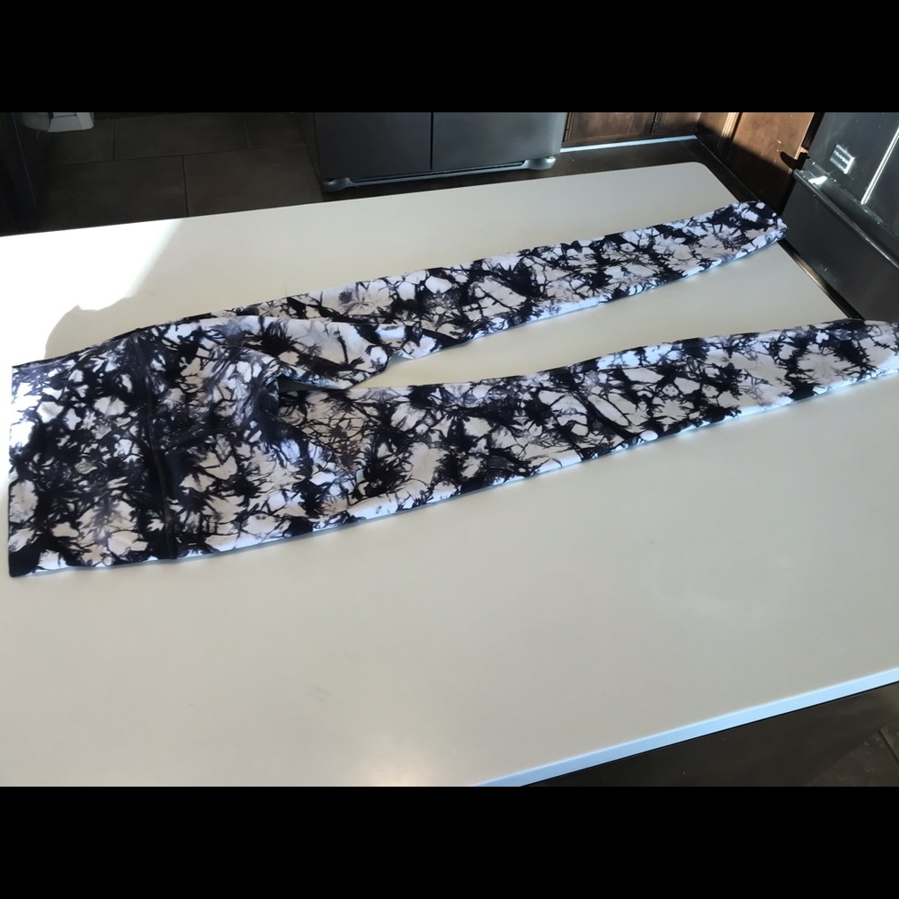 Lululemon pants size 2